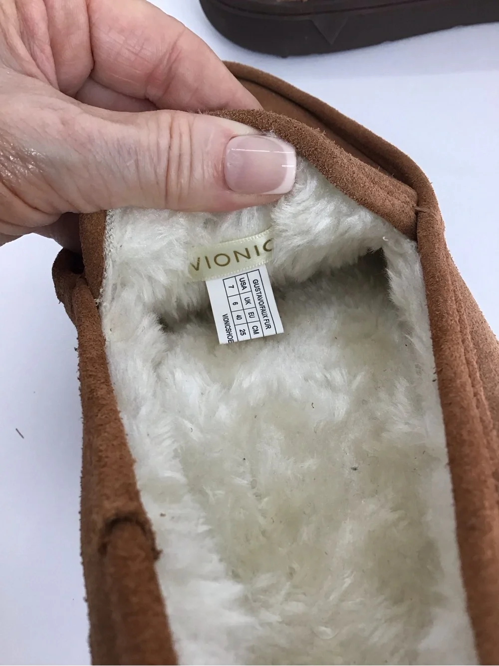 Vionic NWOT Men Gustavo Suede Faux Shear Slipper Water  display picture 3